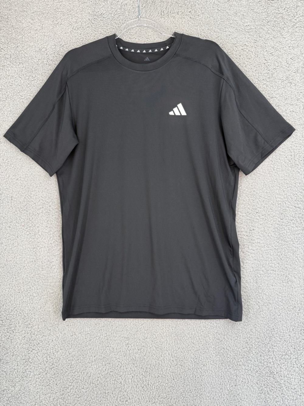 adidas Men’s Medium performance short sleeve shirt Black Stretch Pullover sporty